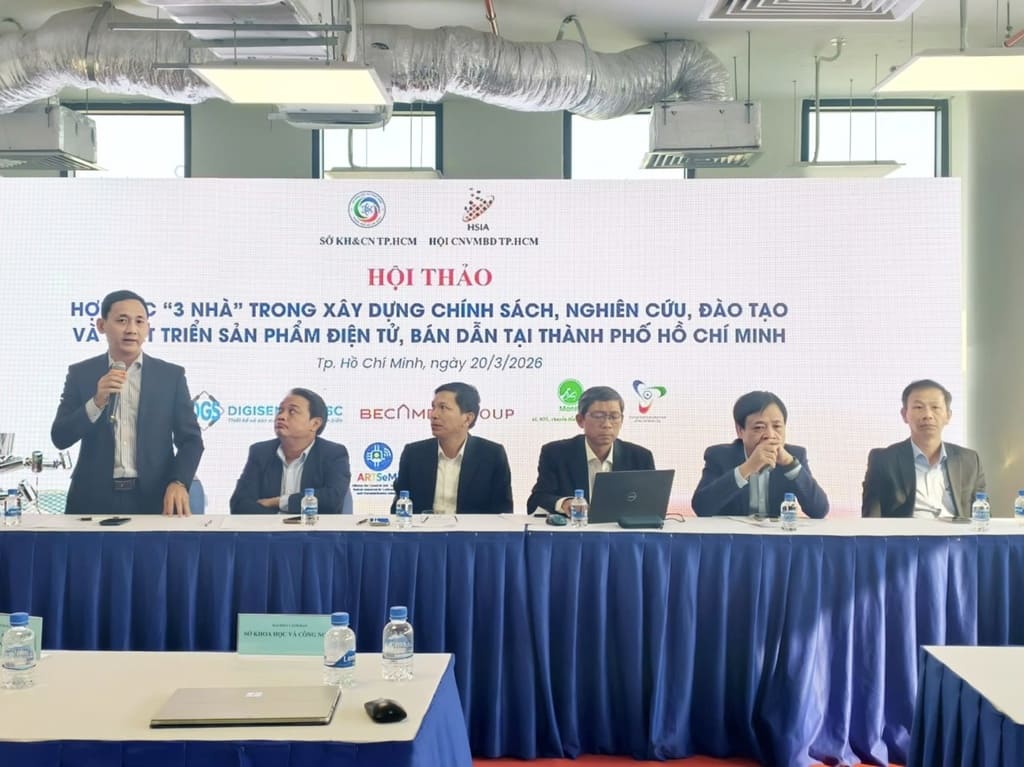 Các chuyên gia và doanh nghiệp chia sẻ ý kiến tại hội thảo.